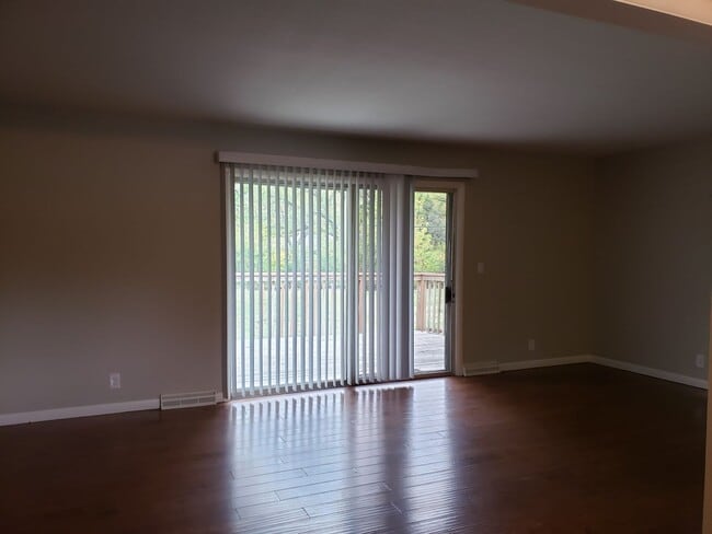 Photo - Beautiful 4 Bedroom 2 Bathroom Home