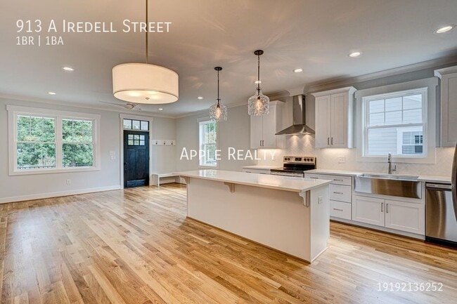Photo - 913 Iredell St