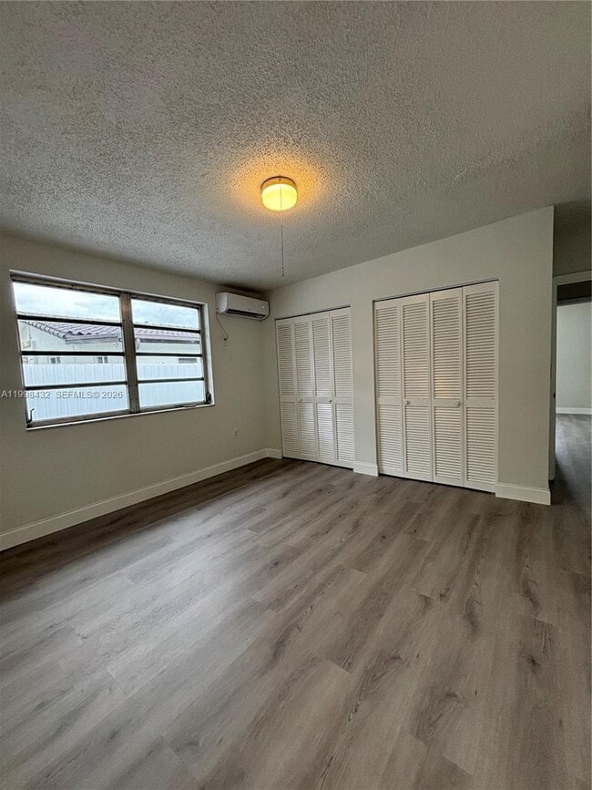 Photo - 5011 SW 5th St