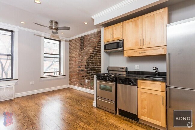 Building Photo - 424 E 9th St Unit 11 Rental