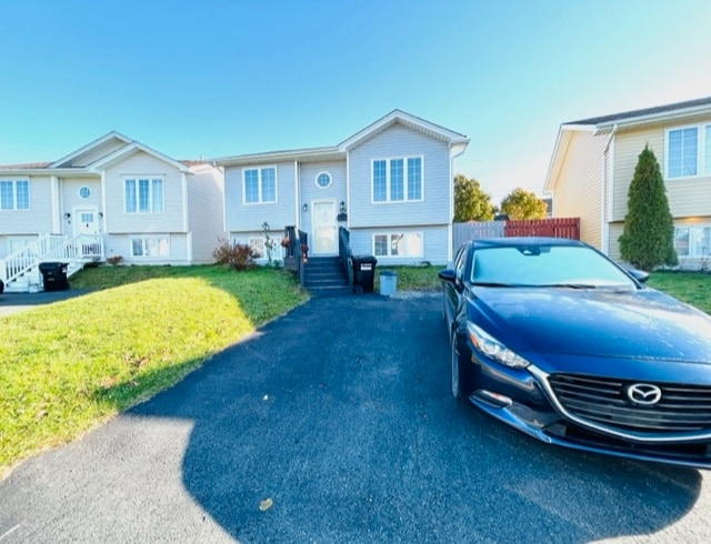 Photo - 11 Irish Loop St