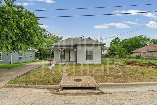 Building Photo - 4214 Johnson St