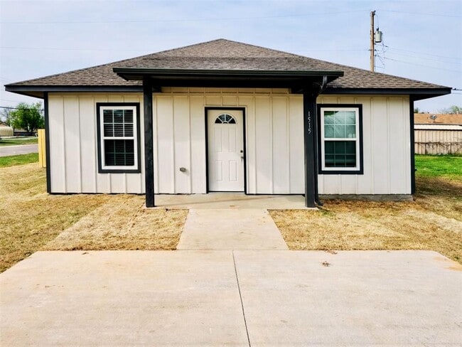 Building Photo - 1515 SW Georgia Ave