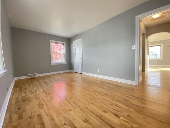 Photo - 1536 7th Ave NE