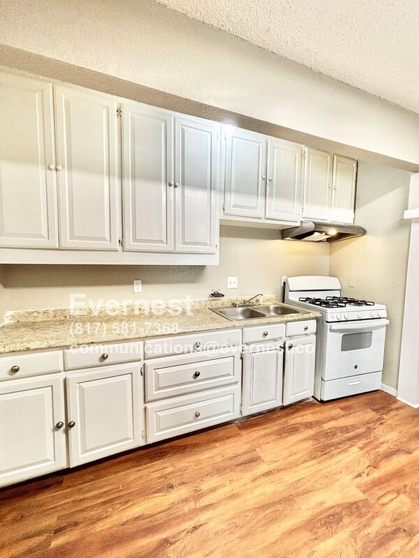 Photo - 2923 Azle Ave Unidad A