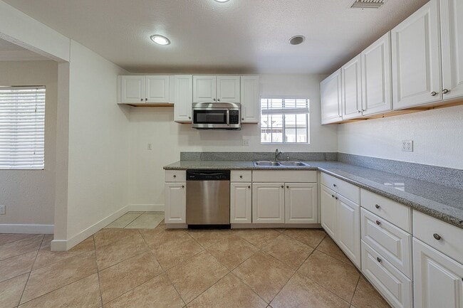 Photo - 14039 Burton St Casa