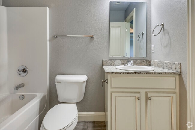 2BR, 2BA - 1300SF - Bathroom - Chanel Place