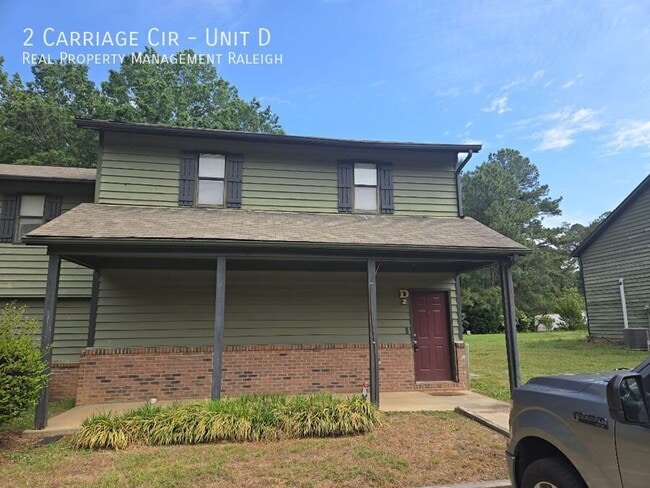 Building Photo - 2 Carriage Cir Unit D