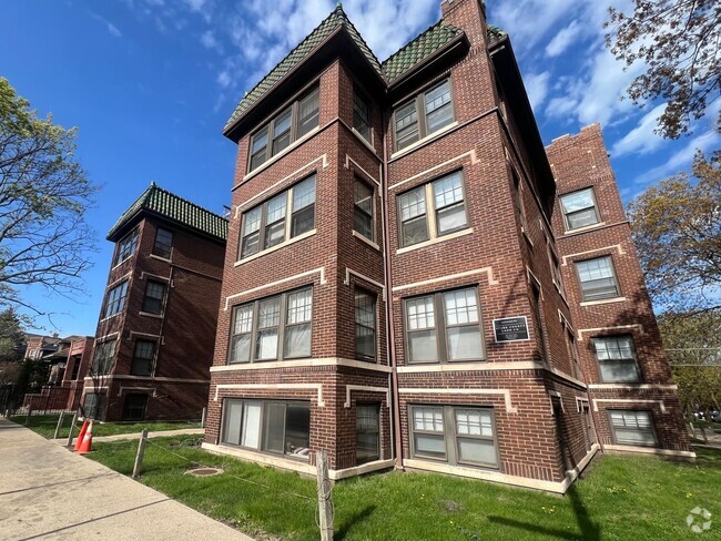 Building Photo - Huge One Bedroom in Irving Park Unit 4507-3 Rental