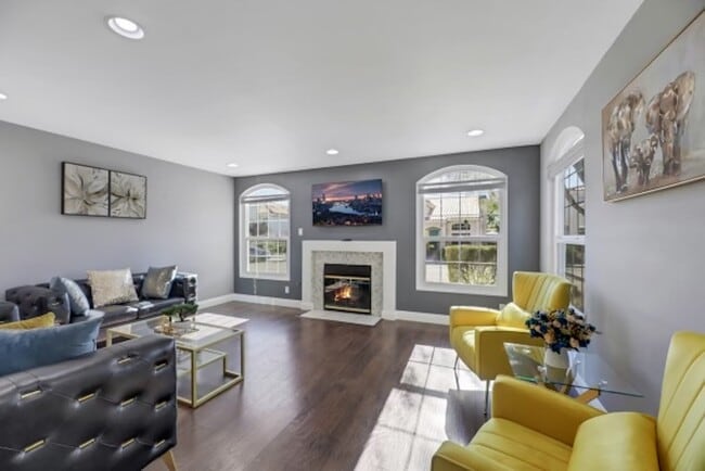 Building Photo - 7938 Cina Ave