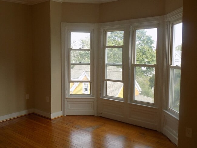 Building Photo - 9 Spring St Rental