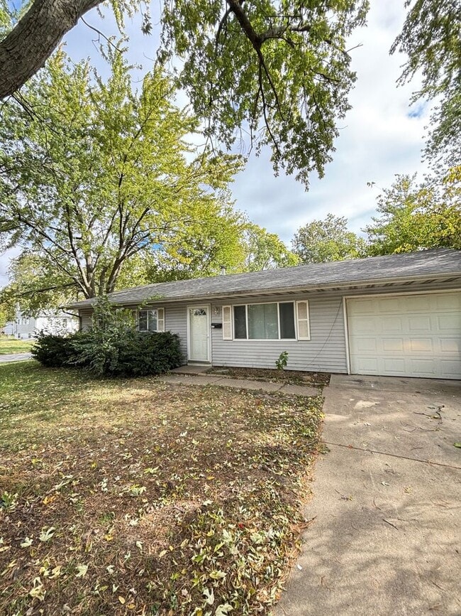 Photo - 402 S Dodson Dr