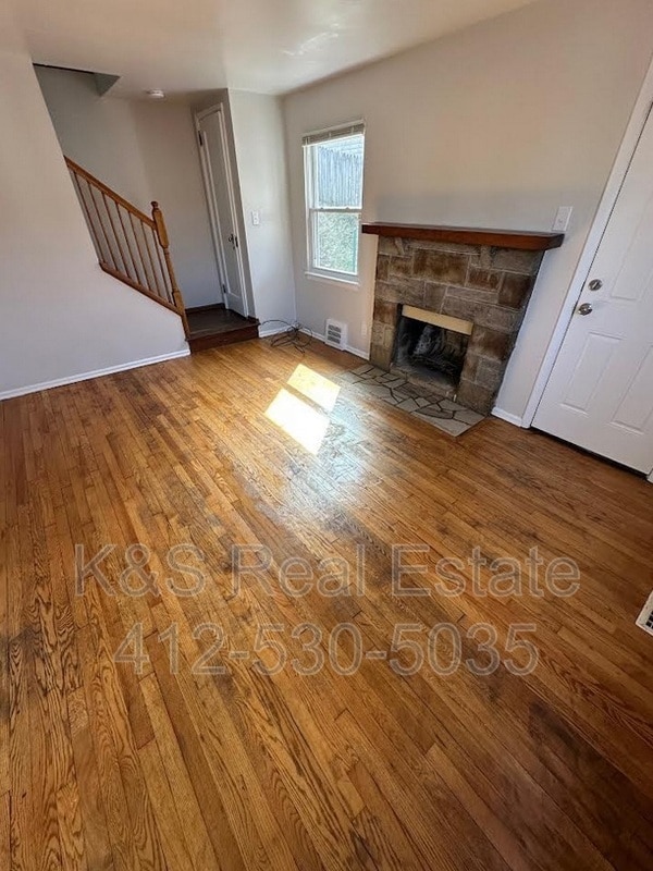 Photo - 308 Marie St
