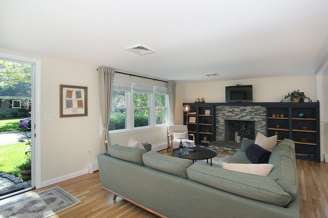 10 Clement St