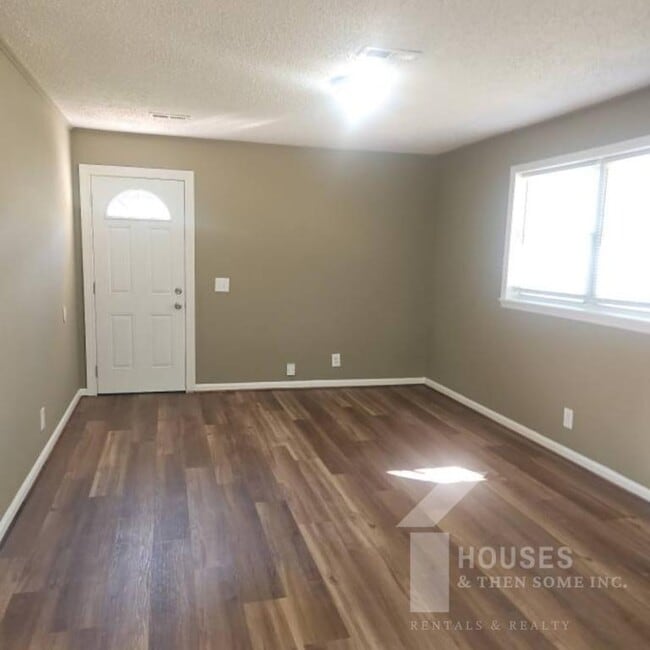 Photo - 4 Fargo Cir