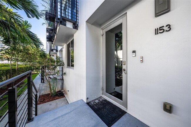 1153 101st St Unit 1153