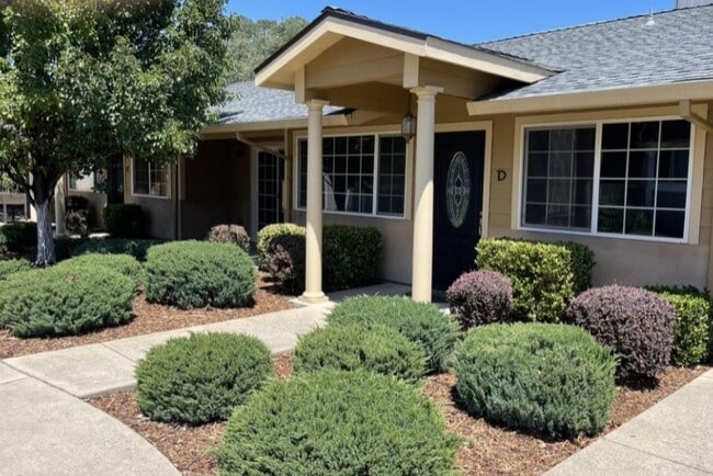 Beautiful Entry way - Response Property Management Apartments