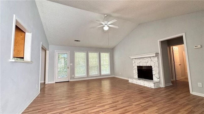 Photo - 1227 Torrey Pl SE