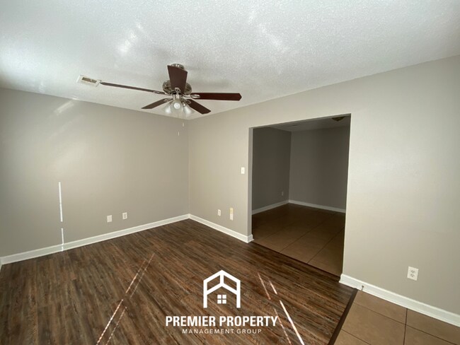 Photo - 4870 Royal Run Dr