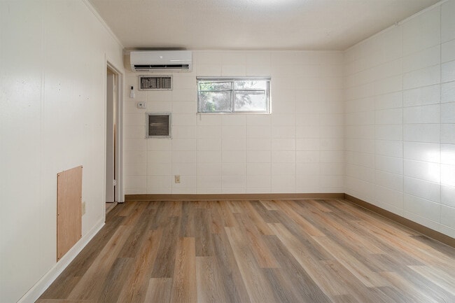 Photo - 1312#3 N. Adams St