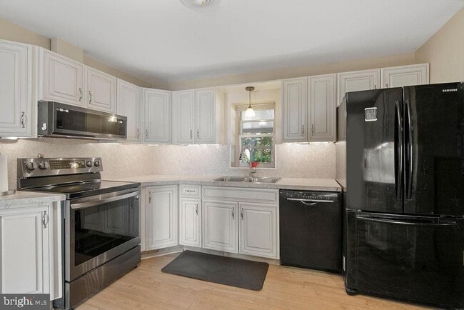 Photo - 1348 Carpenters Point Rd