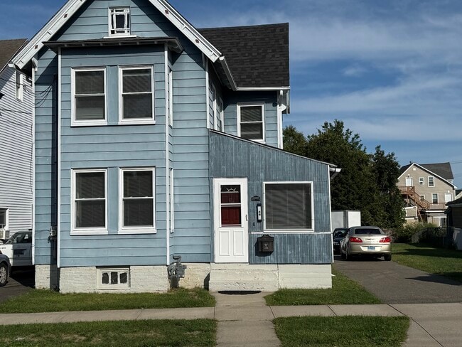 Building Photo - 45 Saint Mary St Rental