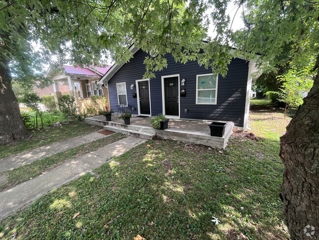 Building Photo - 2 Bedroom Updated Duplex in Frankfort Unit FOH361 Rental