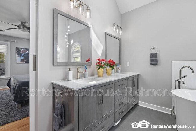 Photo - 6000 Sedgefield Rd