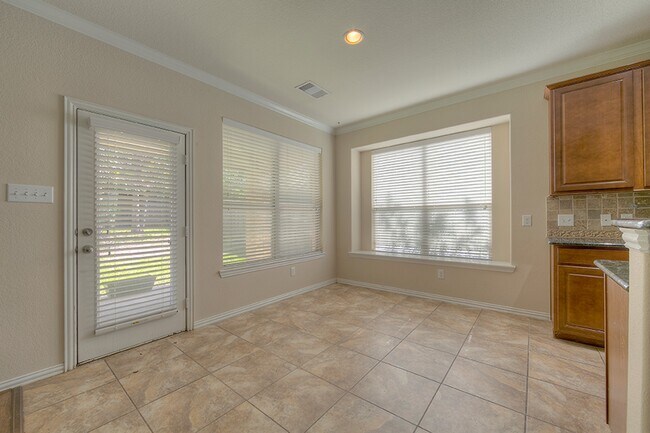 Photo - 10 Quillwood Pl
