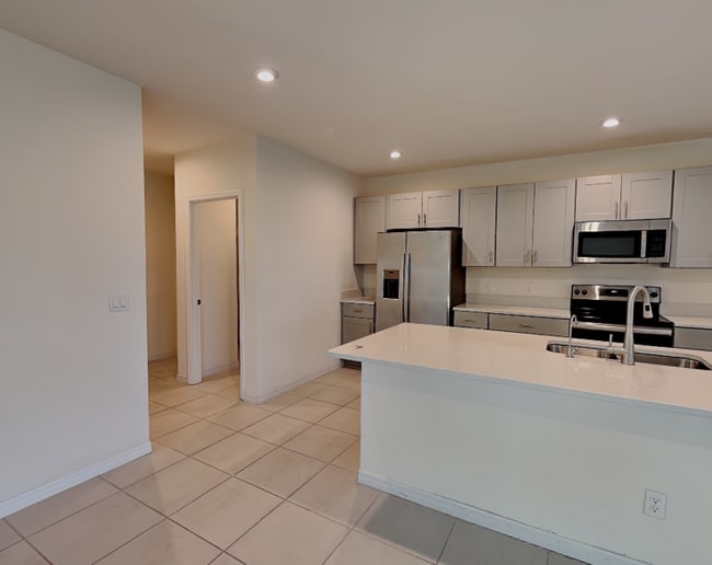 Photo - 3880 Fescue St