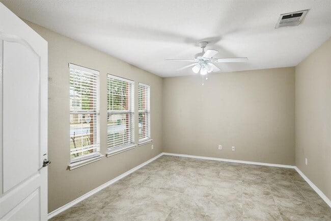 Photo - 509 Castebar Dr