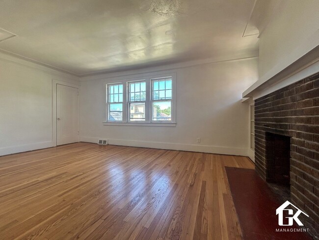 2425 Clements St Unit 2427 Clements