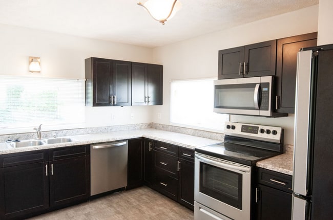 Building Photo - 125 E 10th St Unit 1 Rental