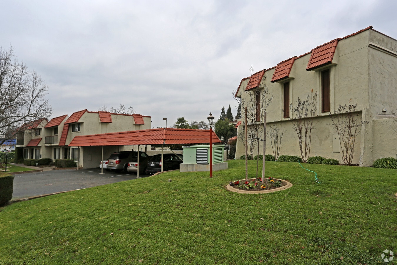 Photo - Hacienda Del Sol Apartments