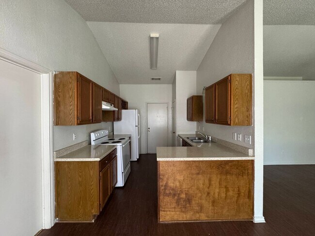 Photo - 2505 Windmill Dr