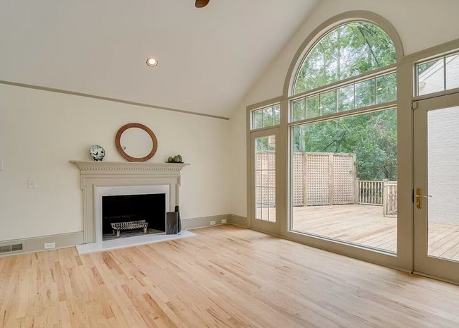 Large great room - 94 Bristlecone Ln