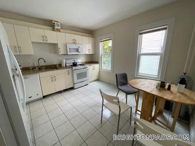 Photo - 63 Fairbanks St Unit 2