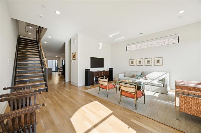 Photo - 3672 Asbury St