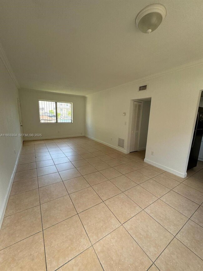 Photo - 120 SW 18th Ct Unit 2