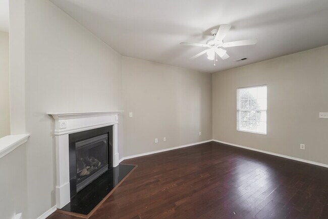 Photo - 2527 Buckleigh Dr