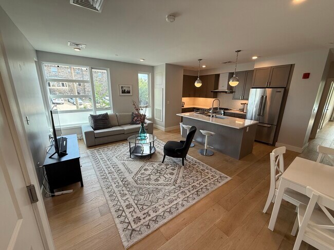 Building Photo - 1650 Commonwealth Ave Unit 203