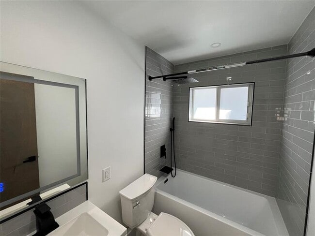 Photo - 916 NW 26th St Unidad 916