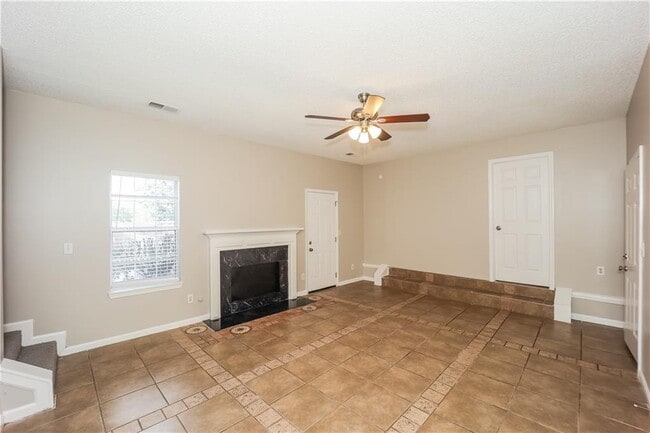 5176 Round Table Dr