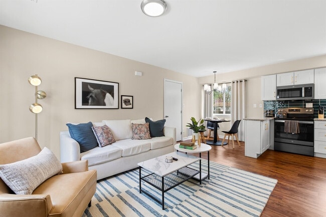 Building Photo - 18451 Sharon Ln