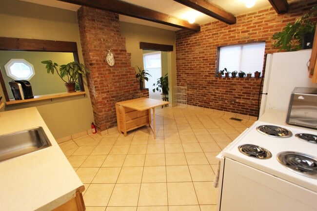 Photo - 2610 Quarry St