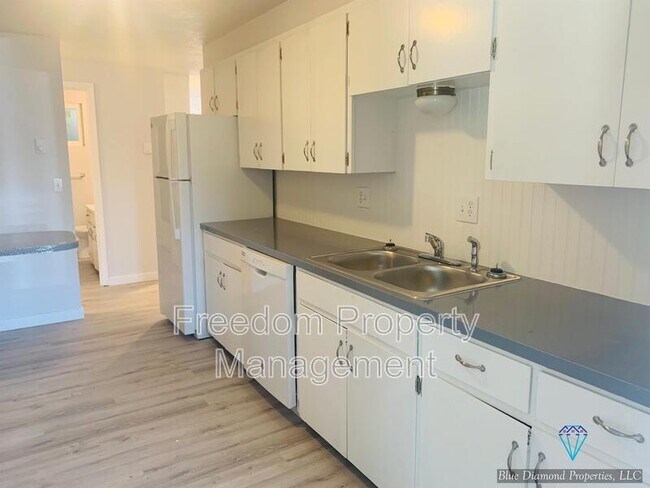 Photo - 3114 Iowa Ave