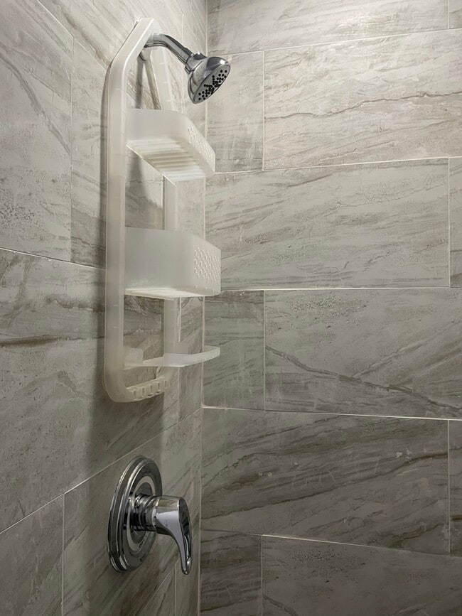 Shower - 12238 Benton St