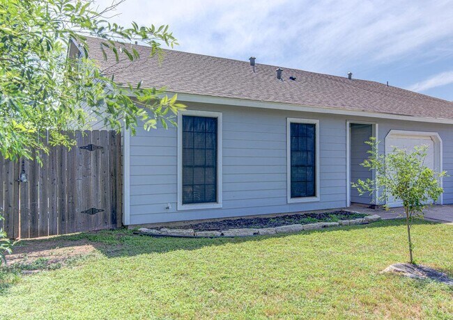 Photo - 1603 Dale Cove