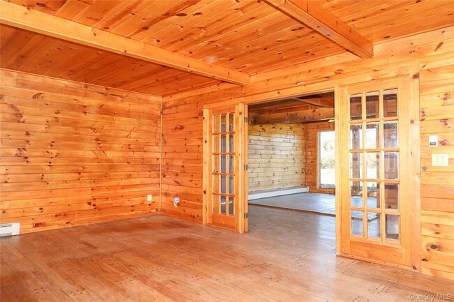 Photo - 618 Clapp Hill Rd