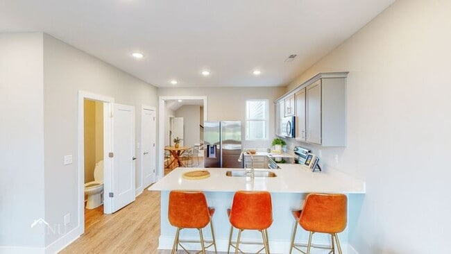 Photo - 2352 E 18th St